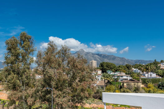 4 Bed Penthouse Apartment for sale in Nueva Andalucia, Costa del Sol
