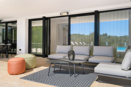 Samostatná 5 lůžková vila na prodej v Nueva Andalucia, Costa del Sol