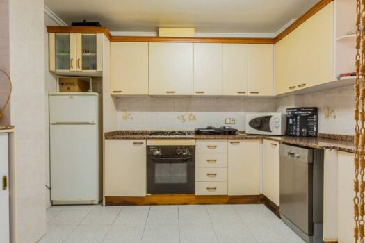 Large corner apartment just 50 meters from the beach in the famous area of La Mata.