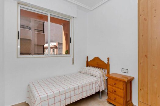 Opportunity in La Mata town with 3 bedrooms, garage and storage room