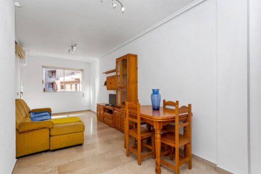 Opportunity in La Mata town with 3 bedrooms, garage and storage room