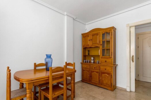 Opportunity in La Mata town with 3 bedrooms, garage and storage room