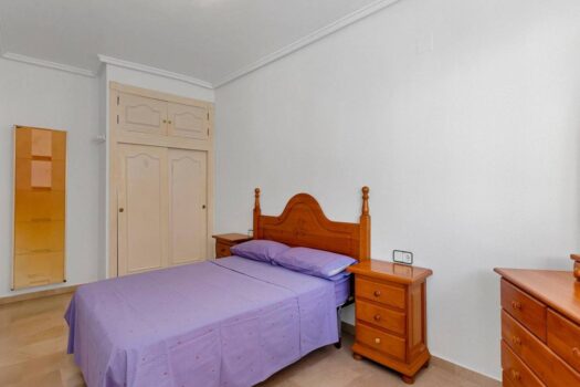 Opportunity in La Mata town with 3 bedrooms, garage and storage room