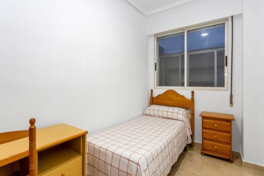 Opportunity in La Mata town with 3 bedrooms, garage and storage room