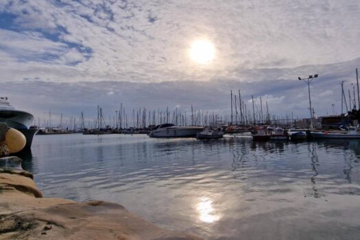 Opportunity in La Mata town with 3 bedrooms, garage and storage room