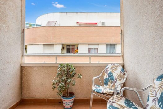 Apartment with pool and two bedrooms in Torrevieja