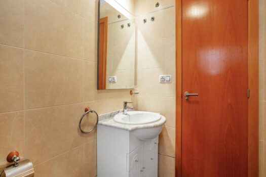 Fantastic apartment from 2009 with 2 bedrooms + 2 bathrooms with garage and storage room