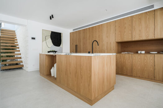 4 Bed Detached Villa for sale in Nueva Andalucia, Costa del Sol